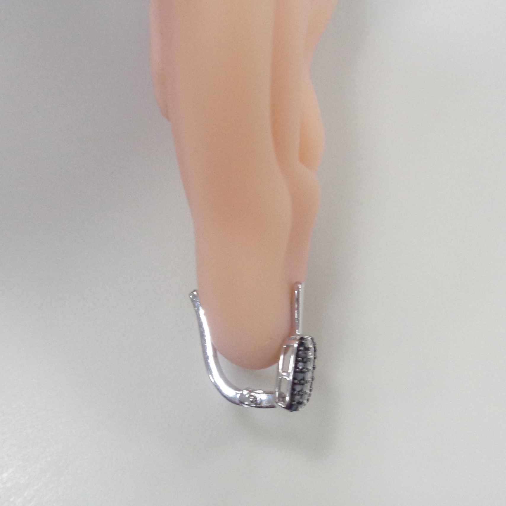 Серебряные серьги с бриллиантов